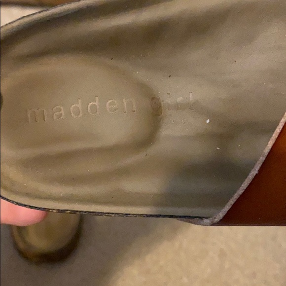 Madden girl size 38 sandals - Picture 2 of 3